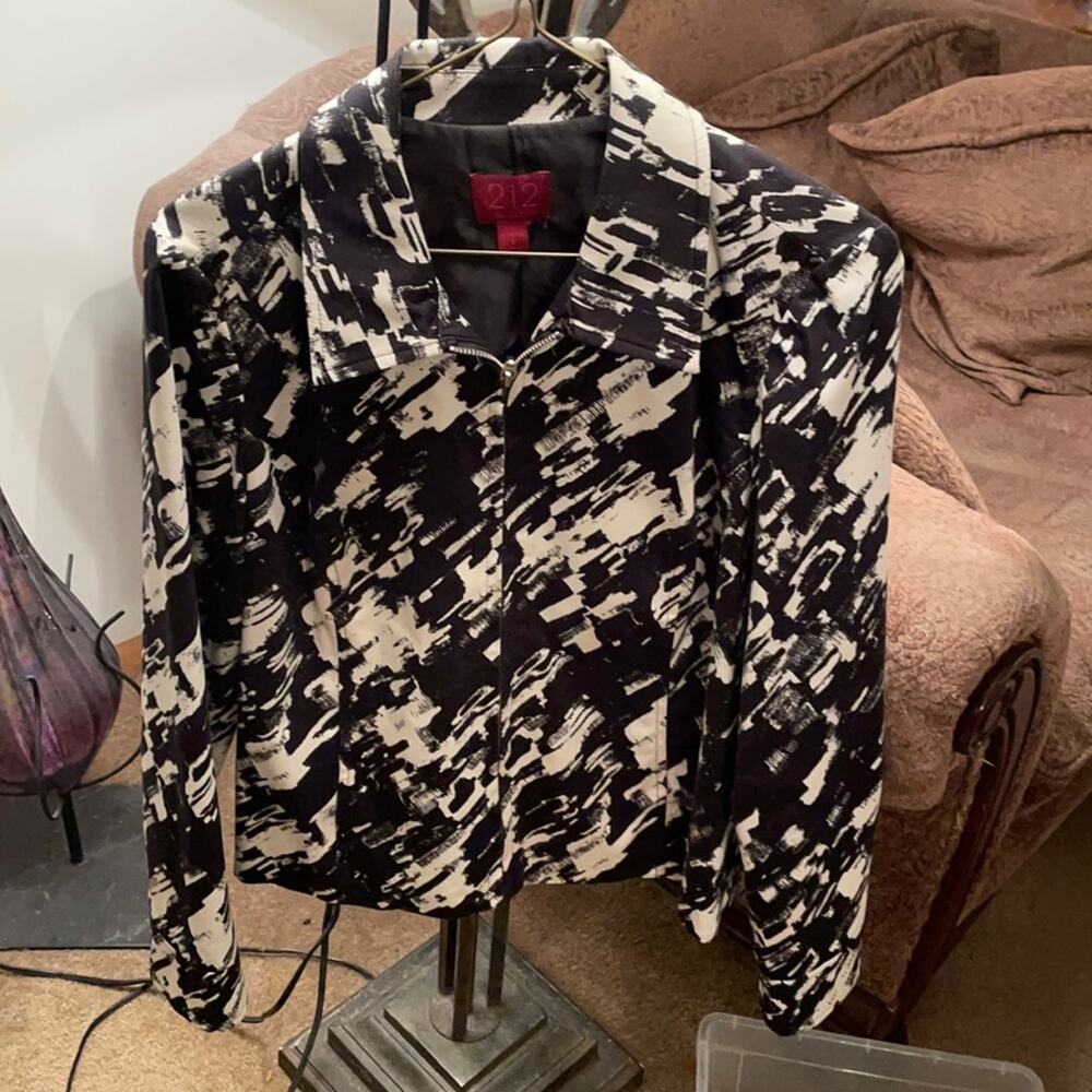 212 collection black and white jacket and skirt set size small